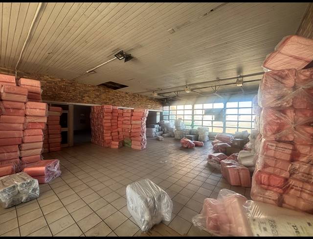 260M² WAREHOUSE TO LET IN PAROW INDUSTRIAL